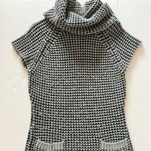 WOMEN'S BLACK/GREY SWEATER